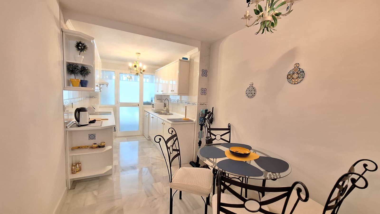 Apartment in Estepona West