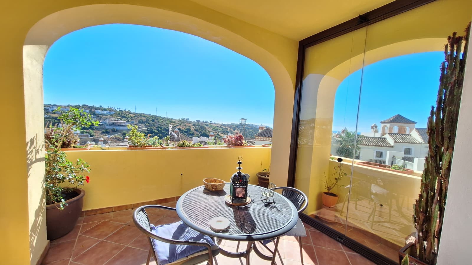 Apartment in Estepona West