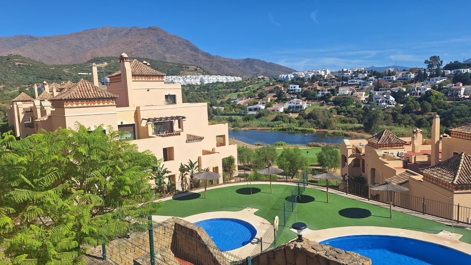 Apartment in Estepona West
