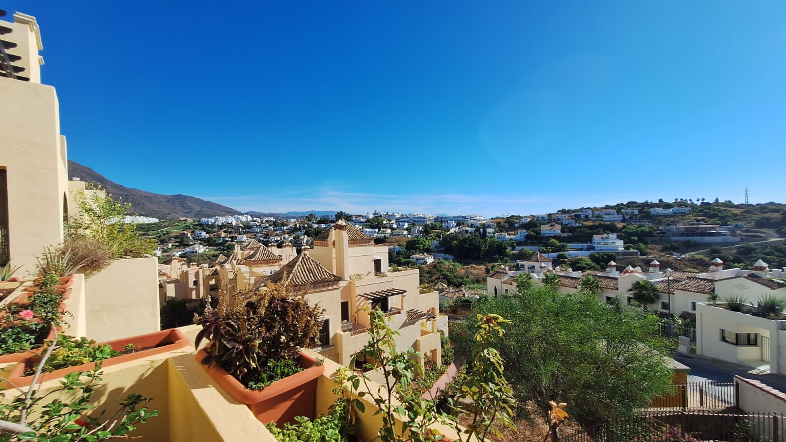 Apartment in Estepona West