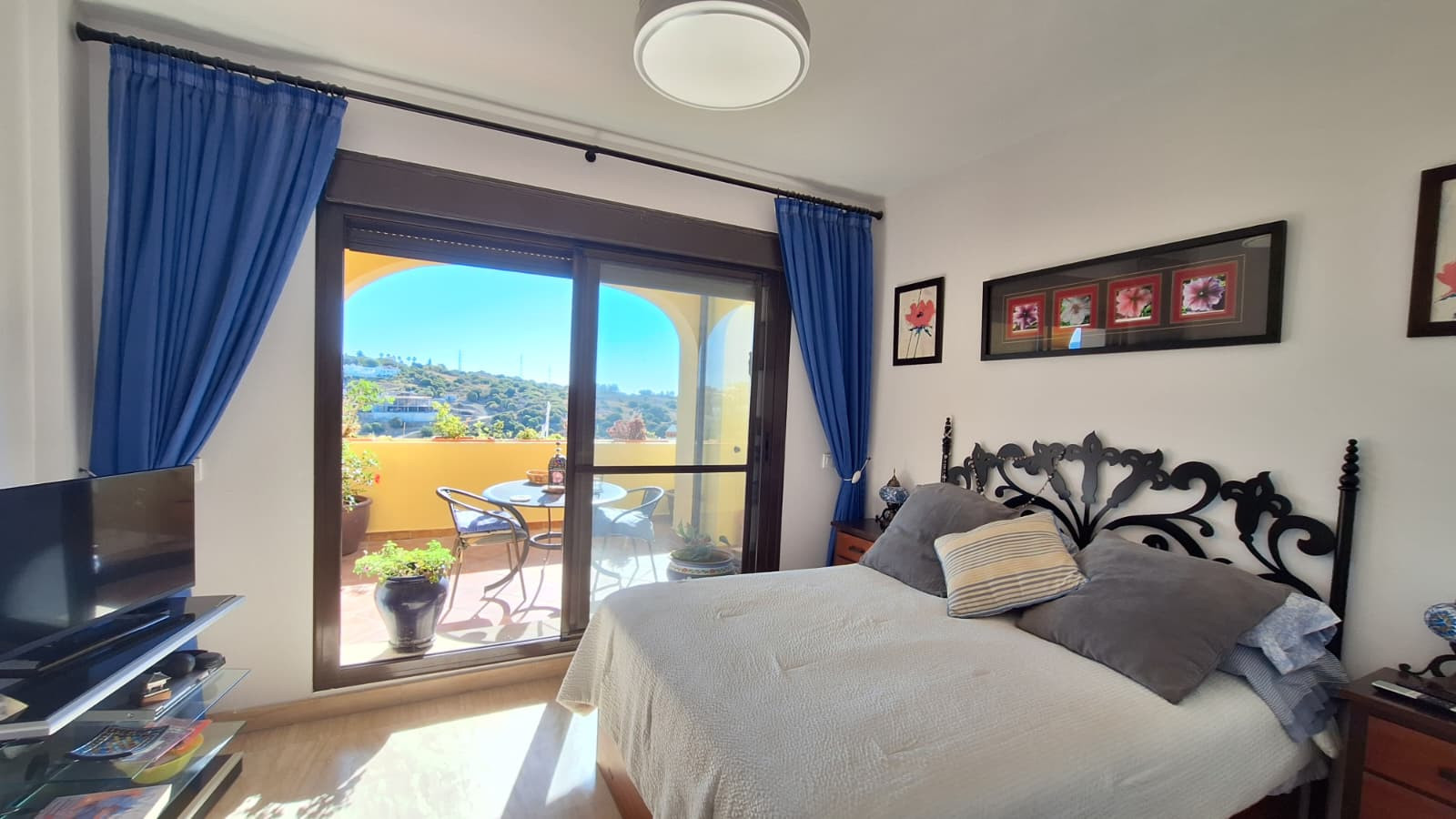 Apartment in Estepona West