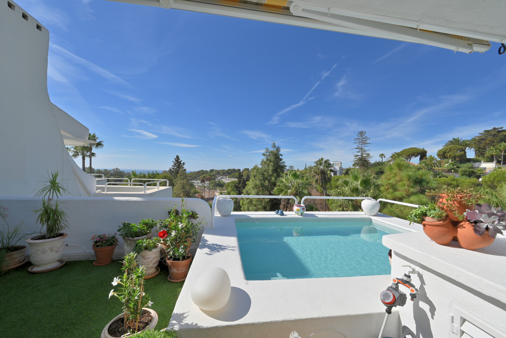 Penthouse in Sitio de Calahonda - view 1