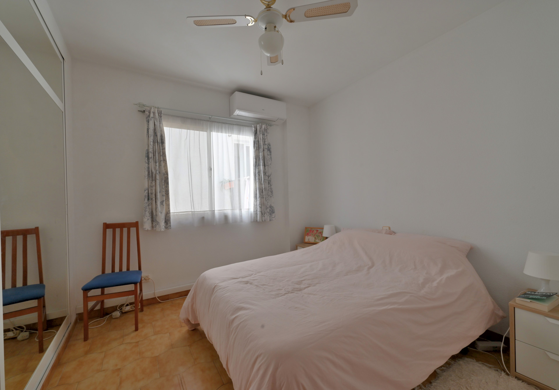 Apartment in Mijas Costa - Image 4