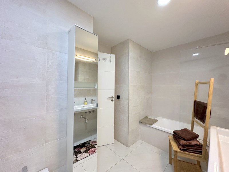 3 bedroom apartment  Estepona, Spain