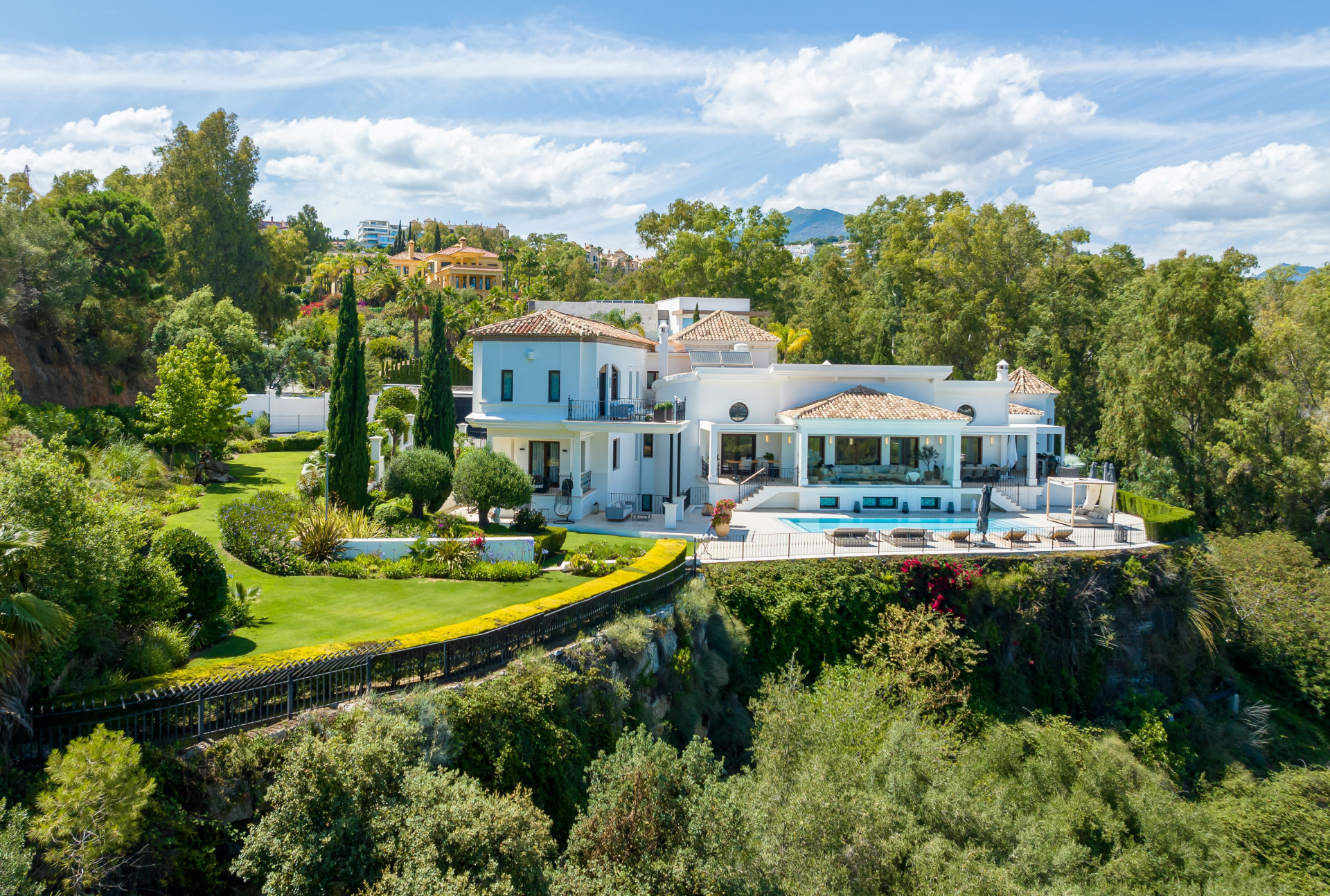 A truly exquisite villa in a secluded position with awe-inspiring sea and mountain views