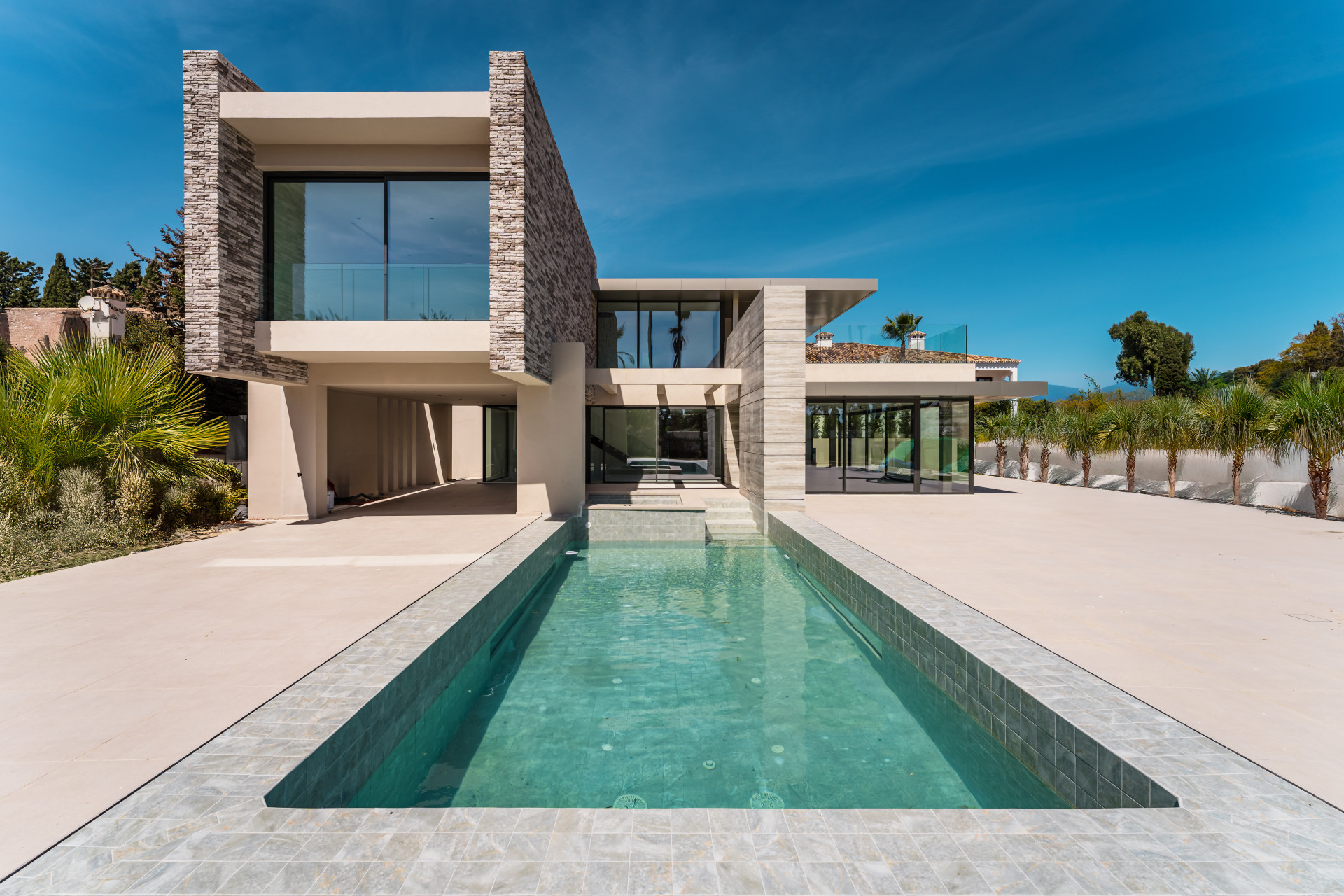 Luxuriöse Villa in Cortijo Blanco, San Pedro de Alcantara