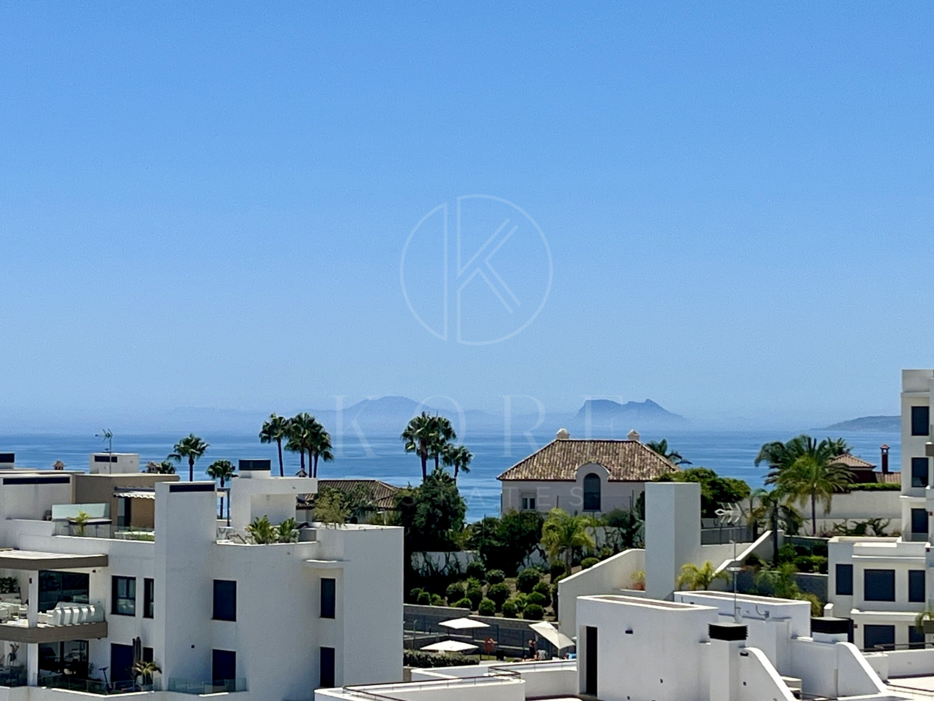 Luxury Penthouse with Rooftop Jacuzzi & Panoramic Sea Views – 115 m² Terraces | Estepona