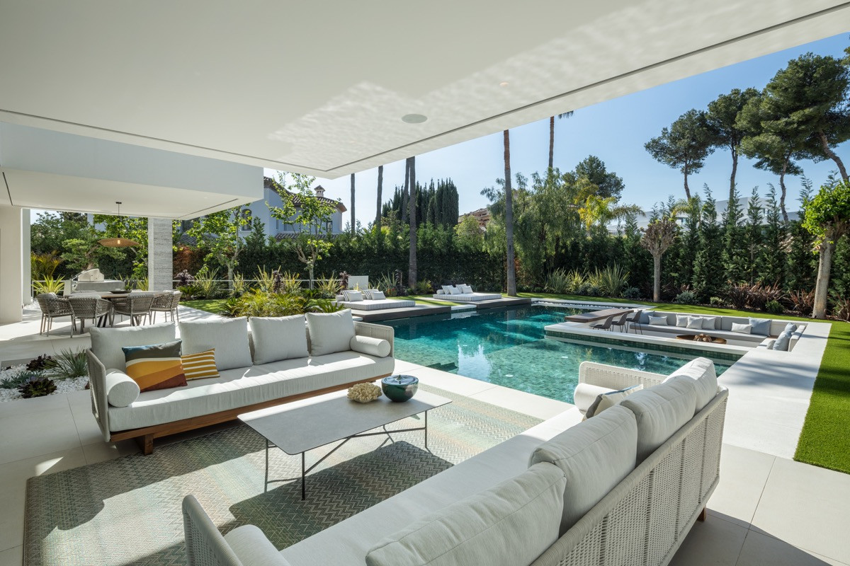 Stunning Modern Villa in Atalaya Rio Verde, Nueva Andalucía, Marbella