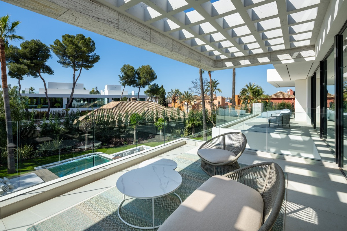 Stunning Modern Villa in Atalaya Rio Verde, Nueva Andalucía, Marbella