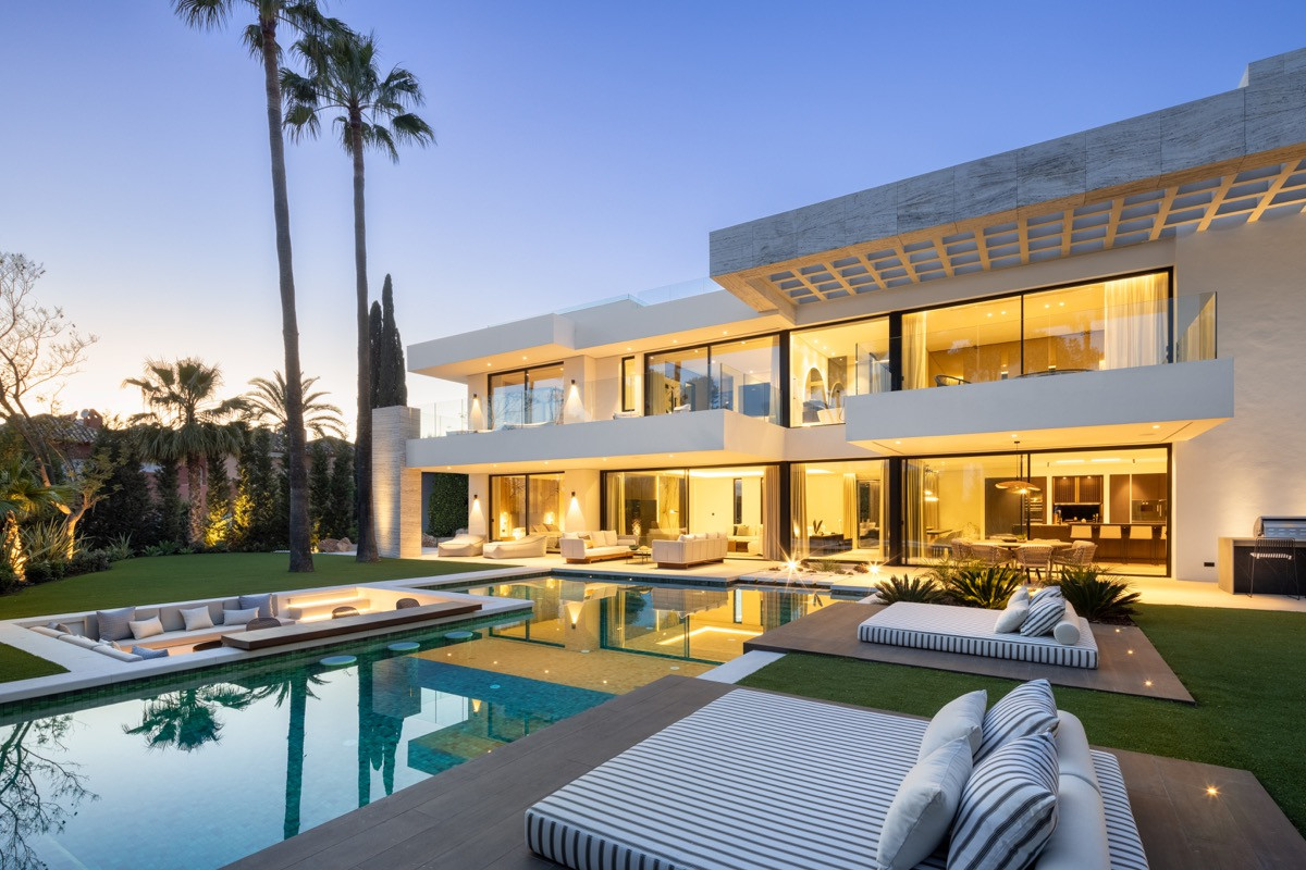 Stunning Modern Villa in Atalaya Rio Verde, Nueva Andalucía, Marbella