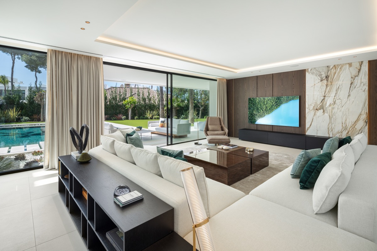 Stunning Modern Villa in Atalaya Rio Verde, Nueva Andalucía, Marbella