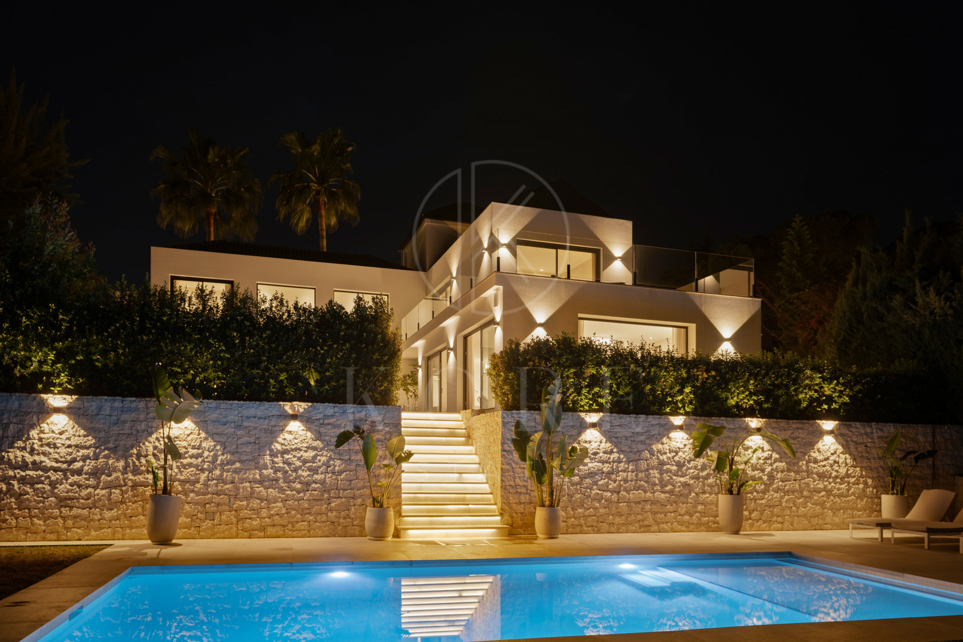 Villa for sale in Las Brisas, Nueva Andalucia