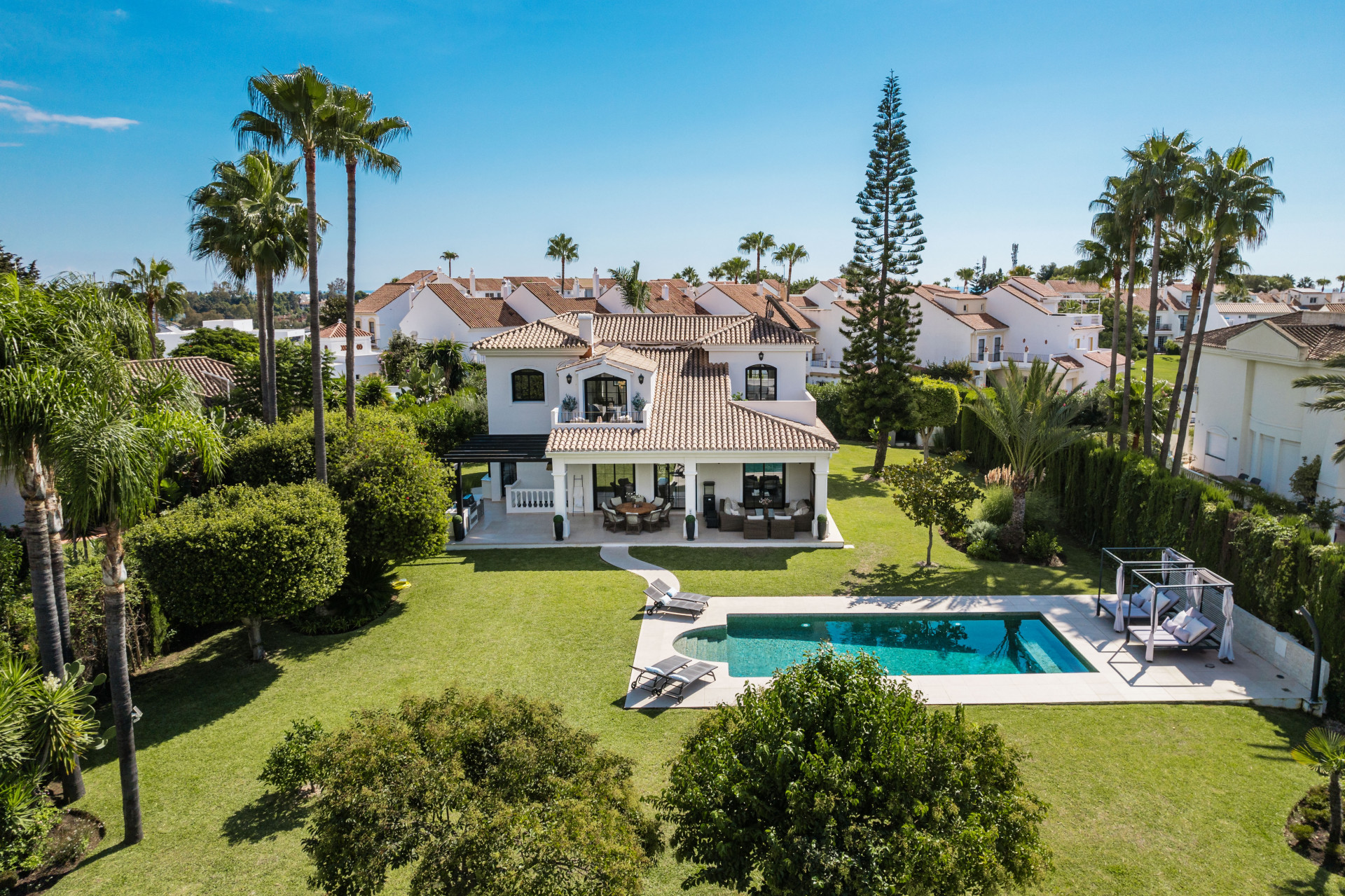 Elegant Contemporary Villa for Sale in Estepona East