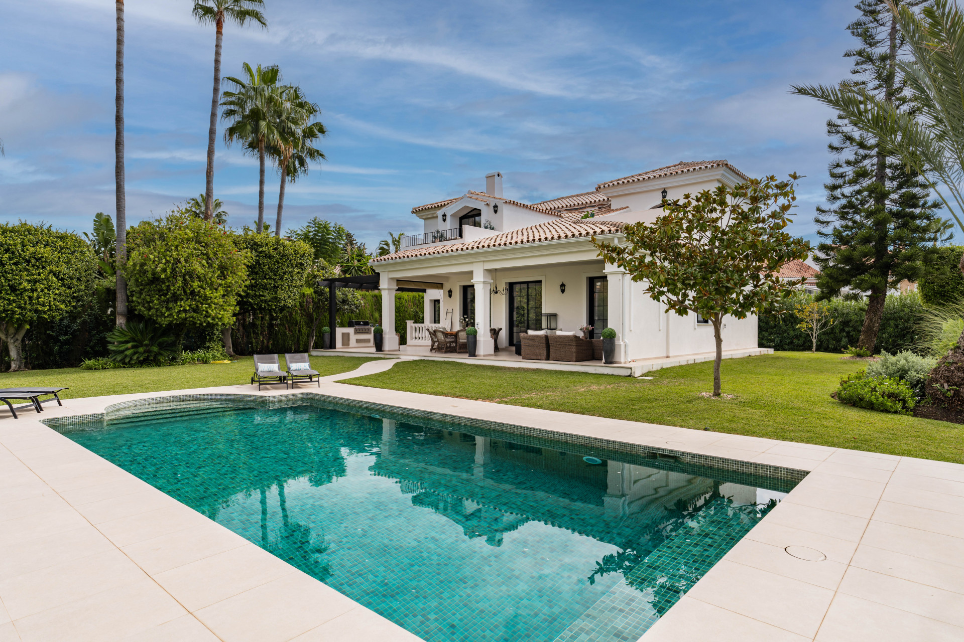 Elegant Contemporary Villa for Sale in Estepona East