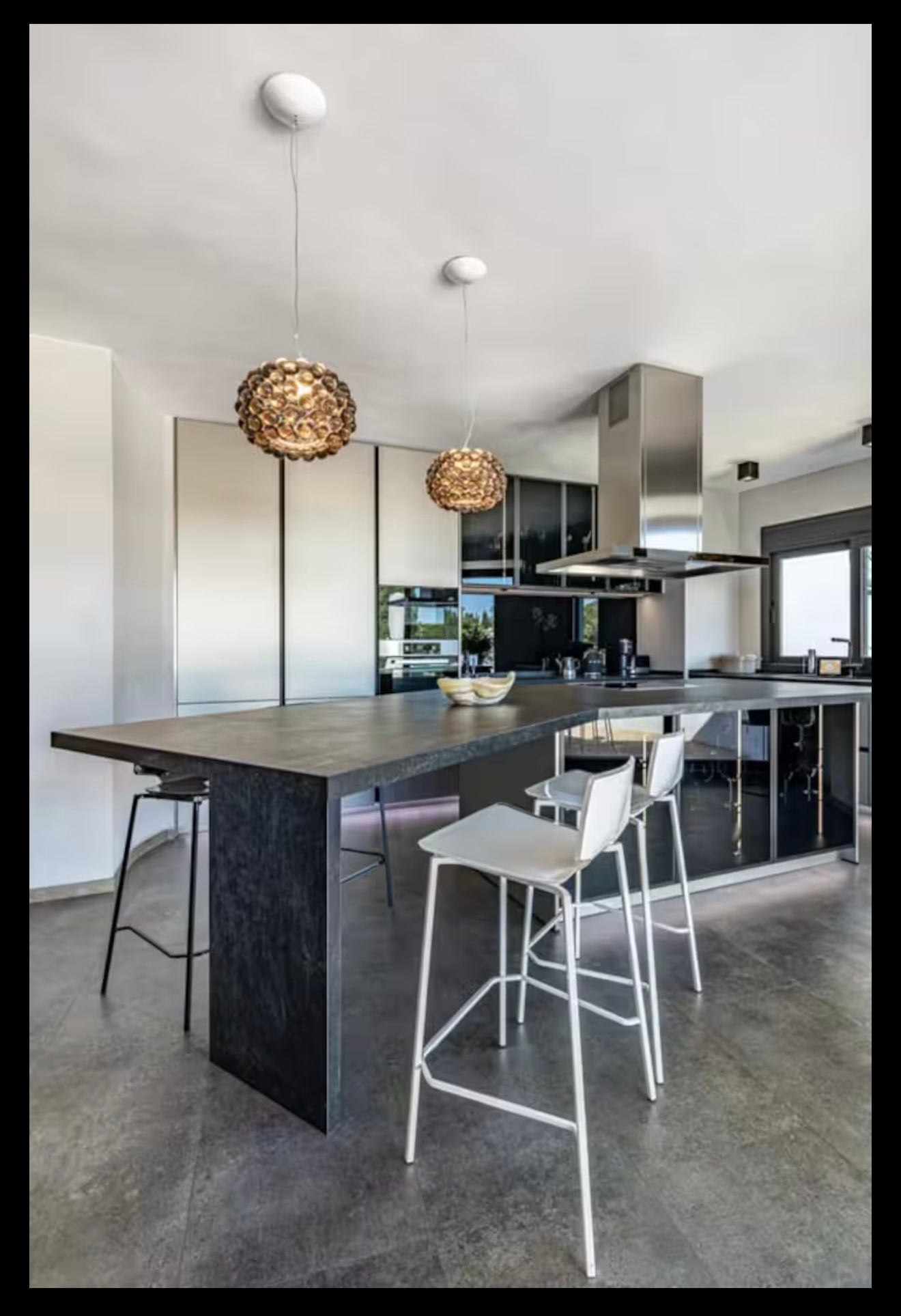 Elegant modern 3-bedroom apartment for rent on Marbella’s Golden Mile