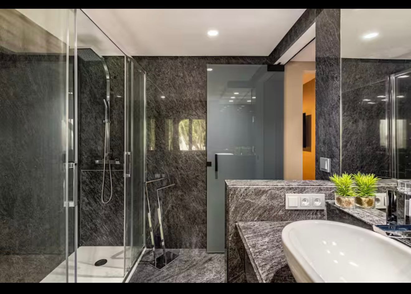 Elegant modern 3-bedroom apartment for rent on Marbella’s Golden Mile