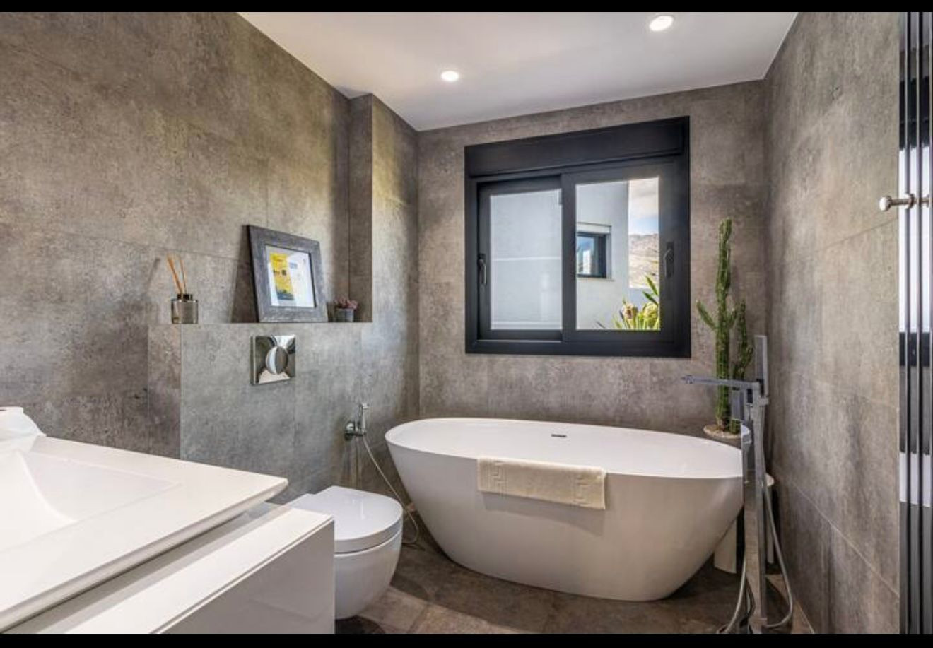 Elegant modern 3-bedroom apartment for rent on Marbella’s Golden Mile