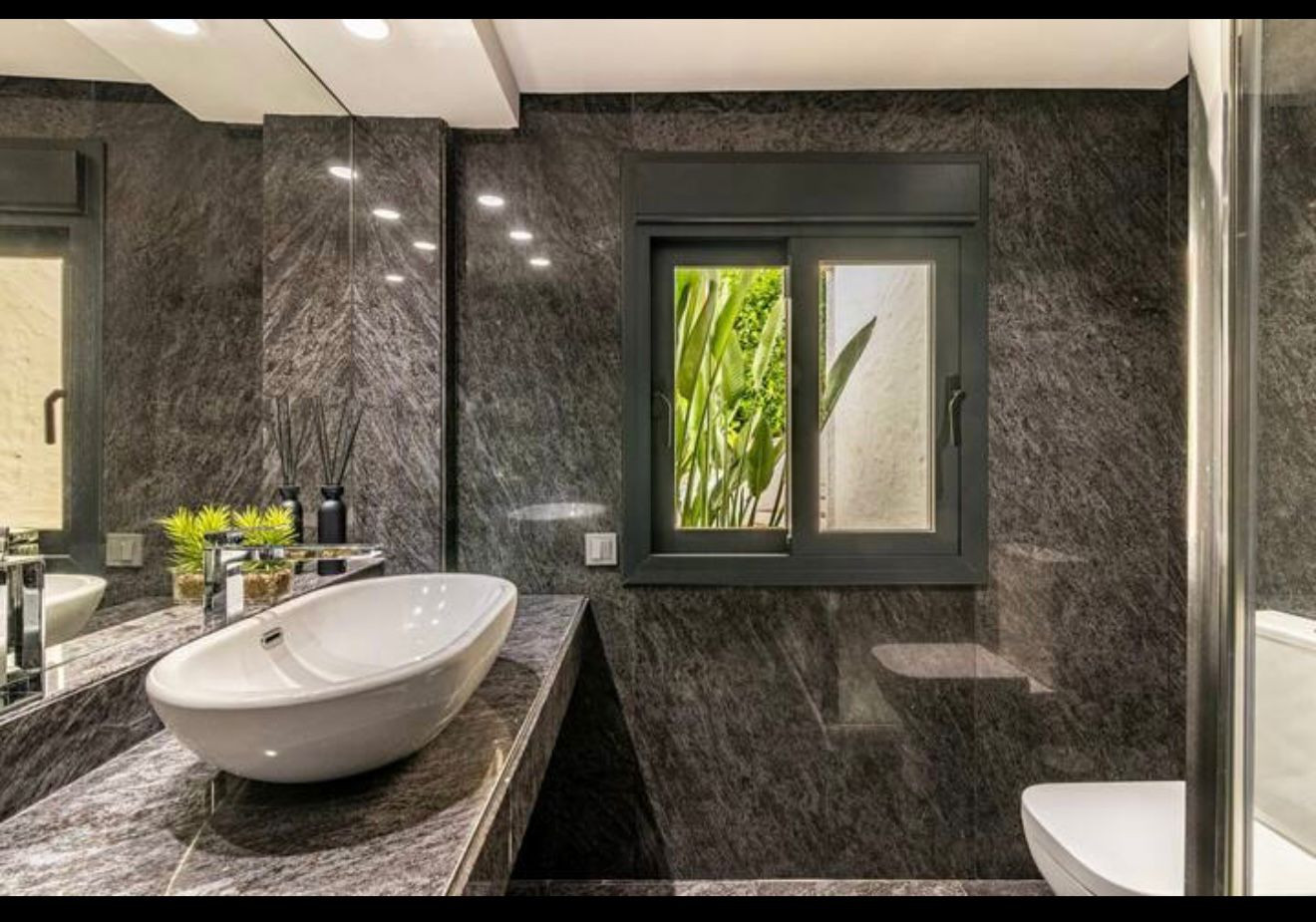 Elegant modern 3-bedroom apartment for rent on Marbella’s Golden Mile