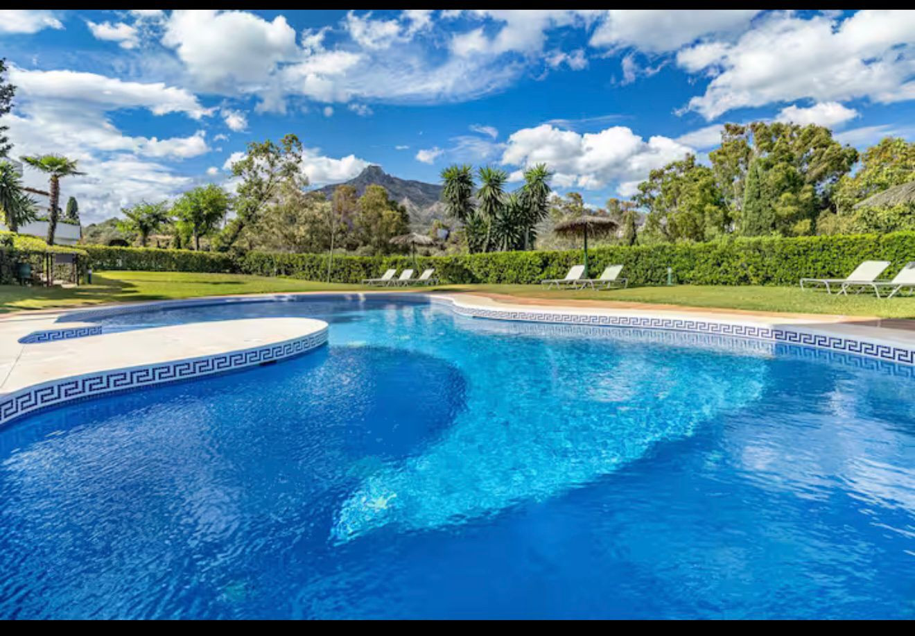 Elegant modern 3-bedroom apartment for rent on Marbella’s Golden Mile