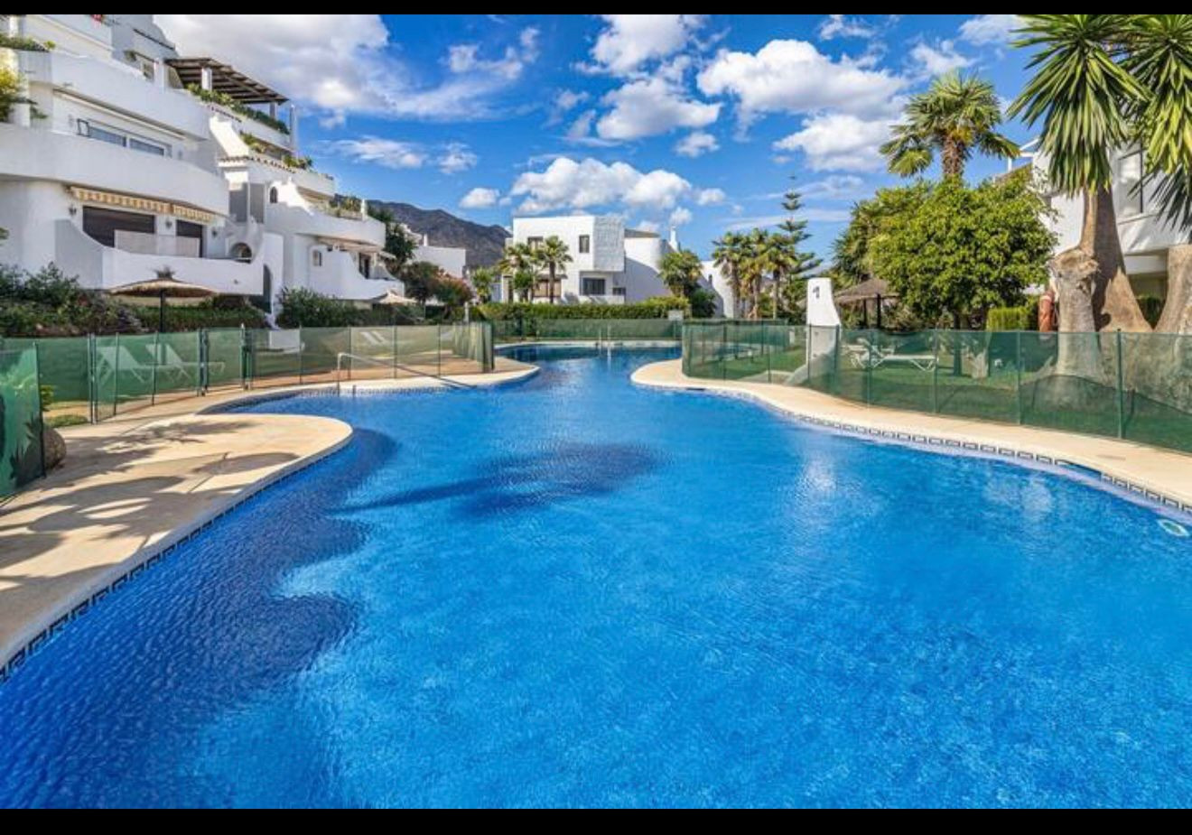 Elegant modern 3-bedroom apartment for rent on Marbella’s Golden Mile