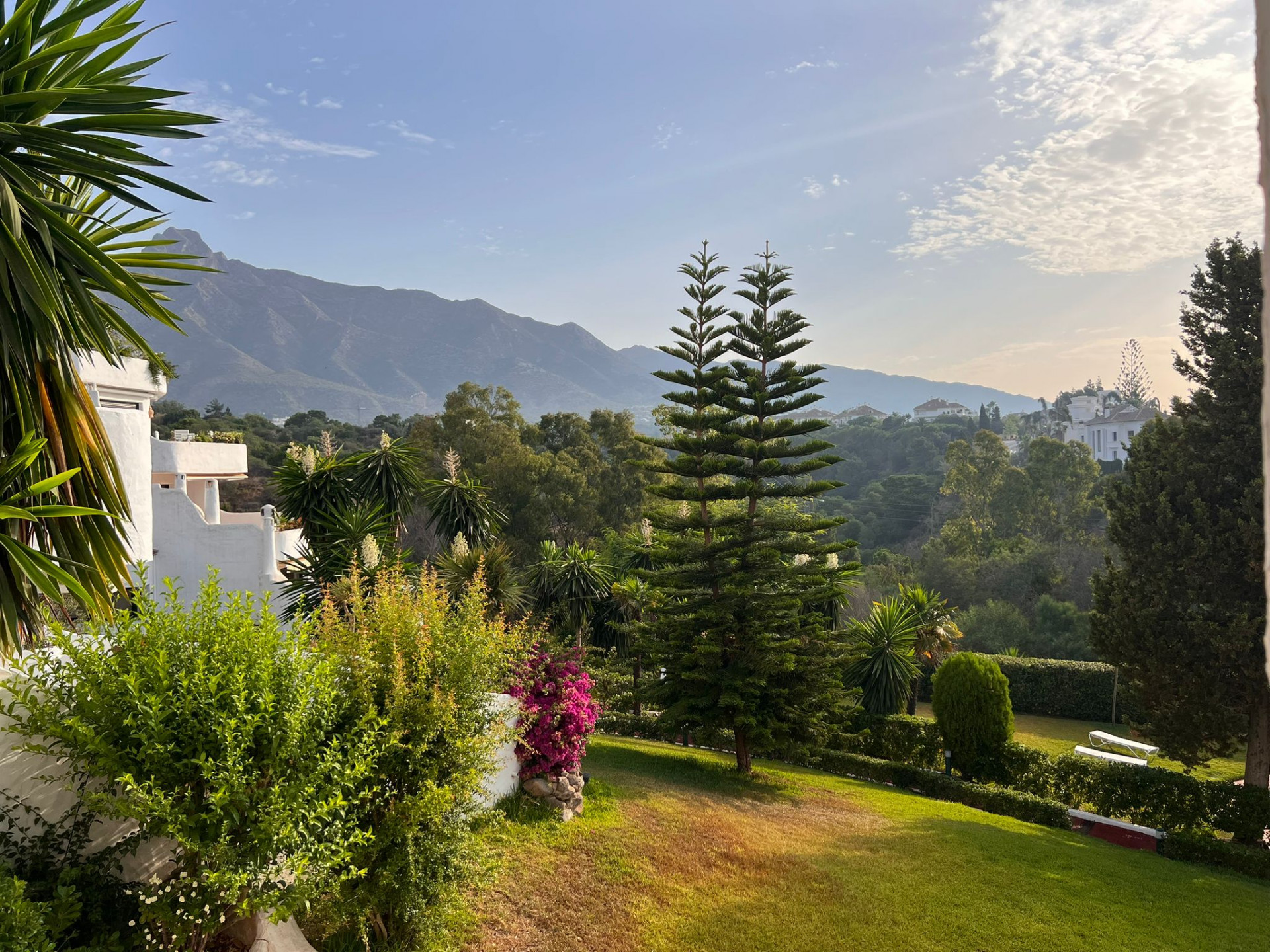 Elegant modern 3-bedroom apartment for rent on Marbella’s Golden Mile