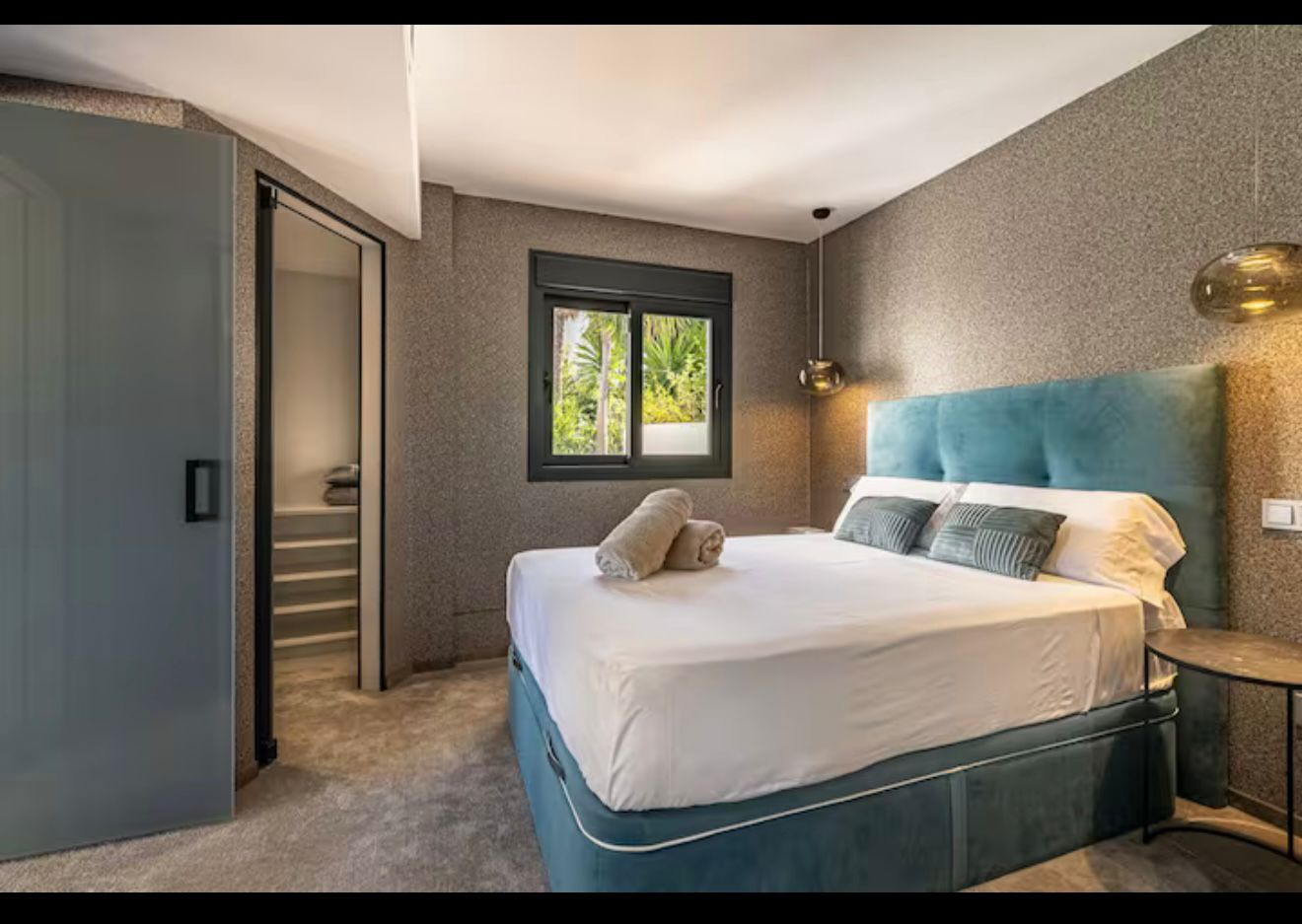 Elegant modern 3-bedroom apartment for rent on Marbella’s Golden Mile