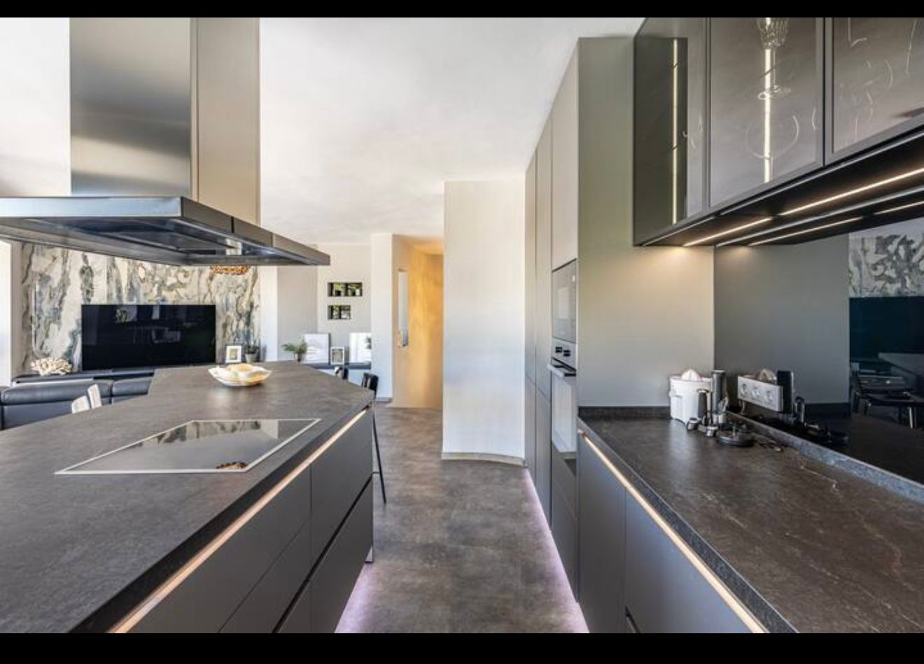 Elegant modern 3-bedroom apartment for rent on Marbella’s Golden Mile
