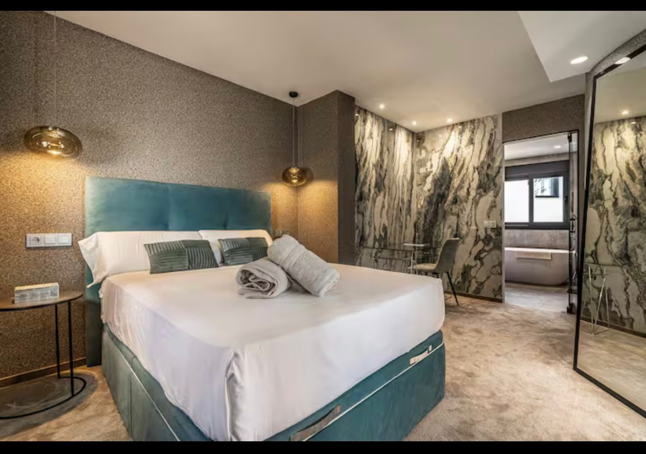 Elegant modern 3-bedroom apartment for rent on Marbella’s Golden Mile