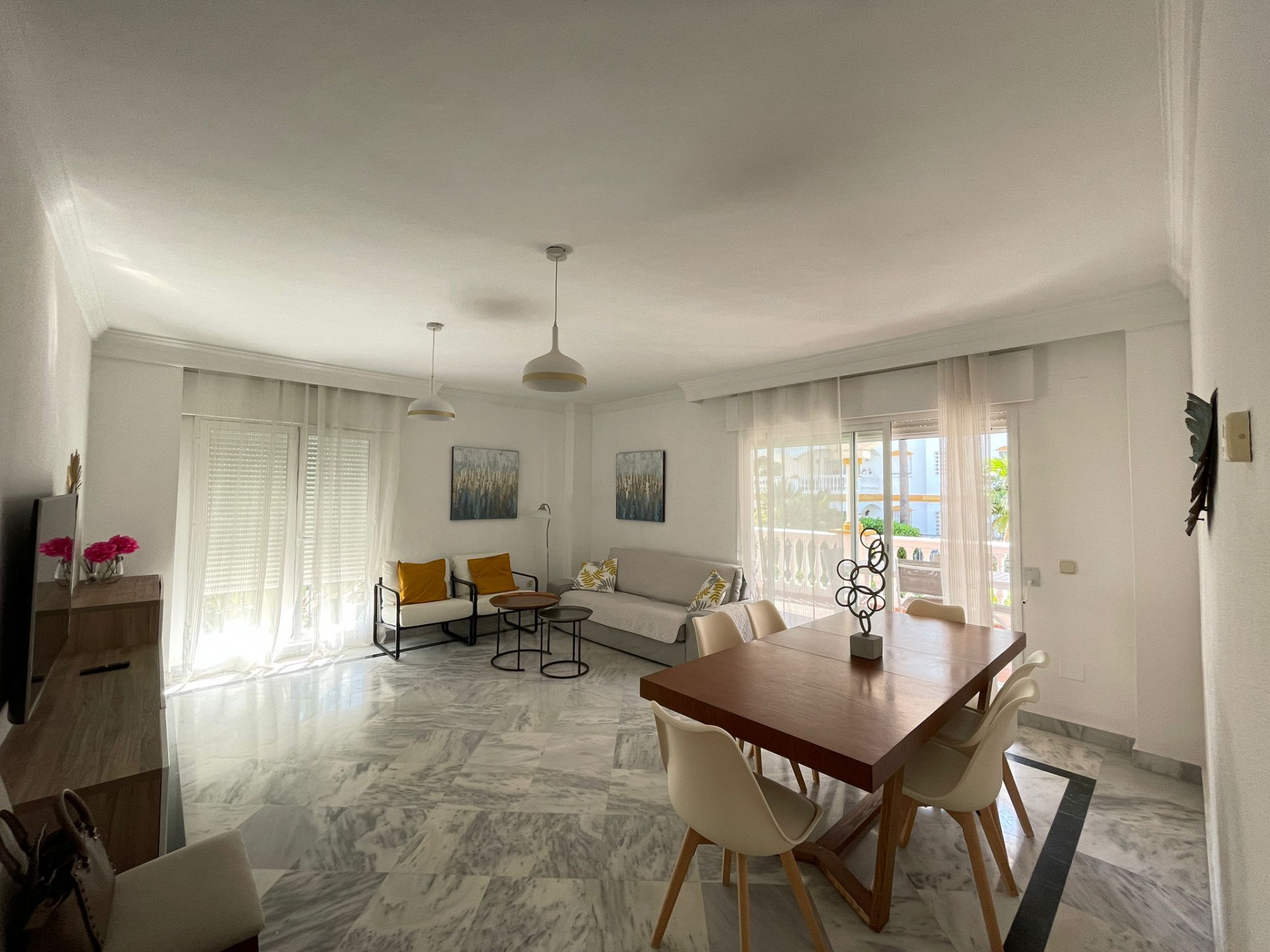 Charming 2-Bedroom Apartment for Rent in Dama de Noche