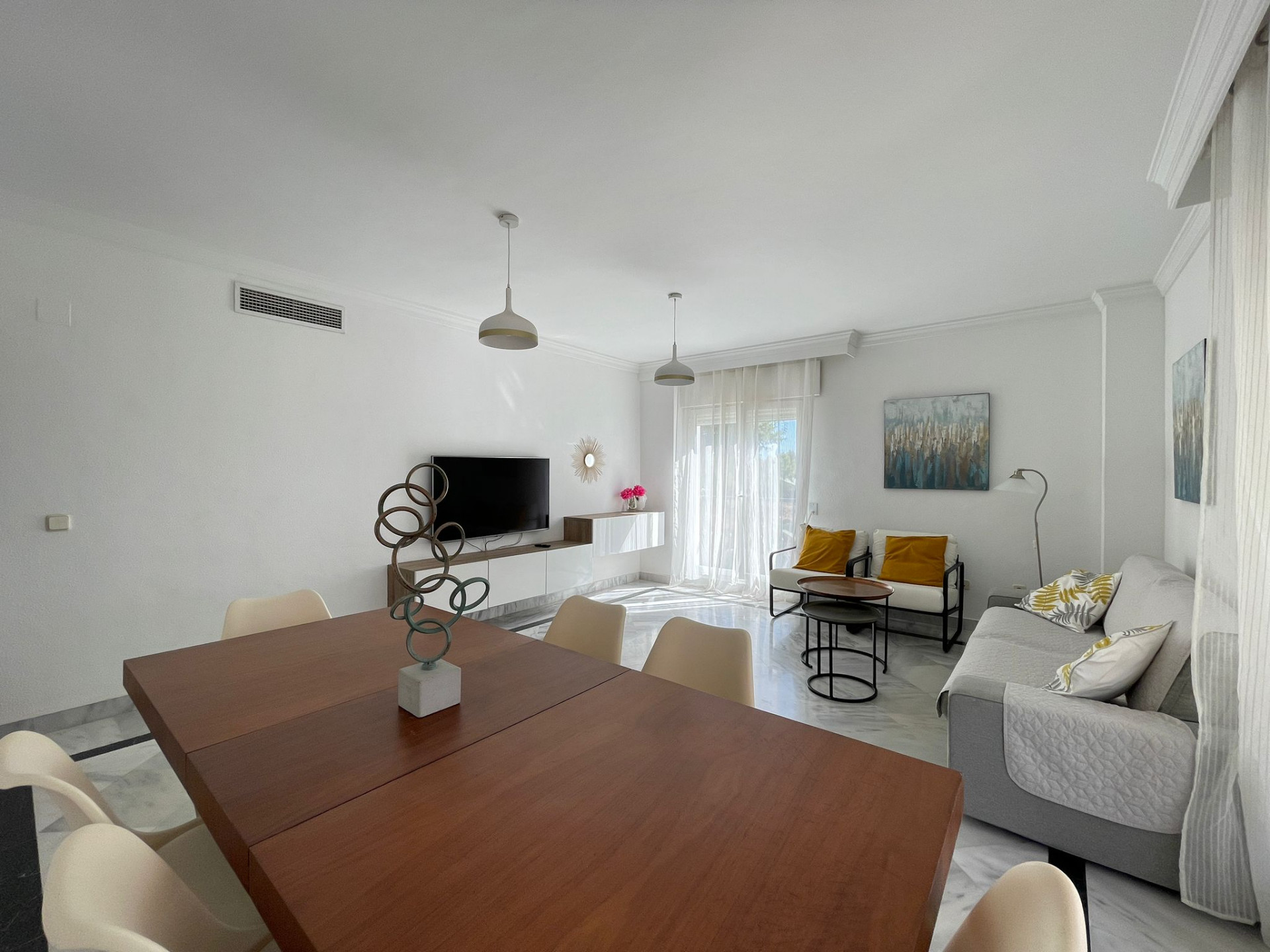 Charming 2-Bedroom Apartment for Rent in Dama de Noche