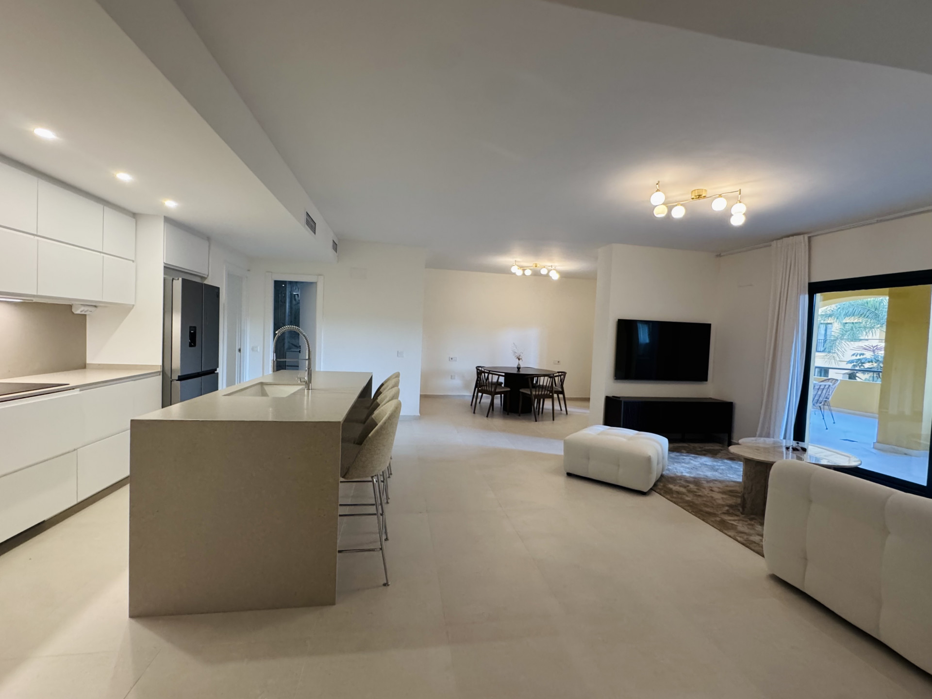 Luxury apartment in San Pedro beachside