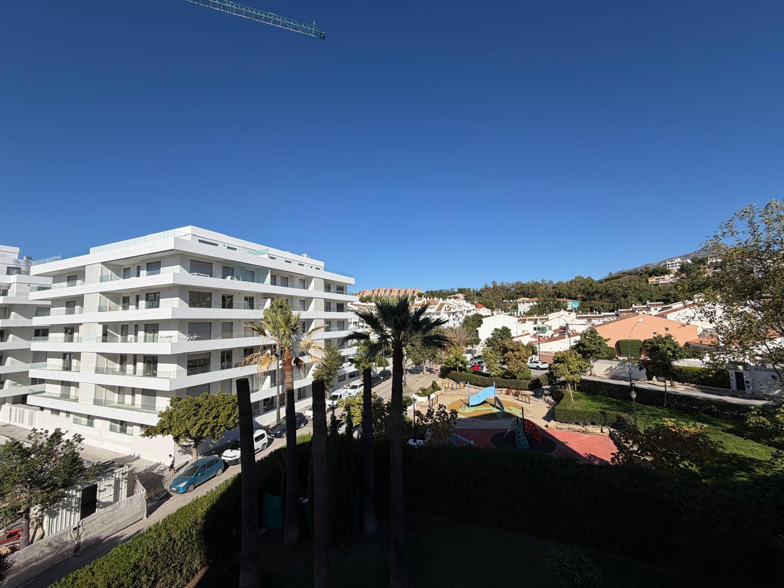 1-Bedroom Modern Apartment Nueva Andalucia