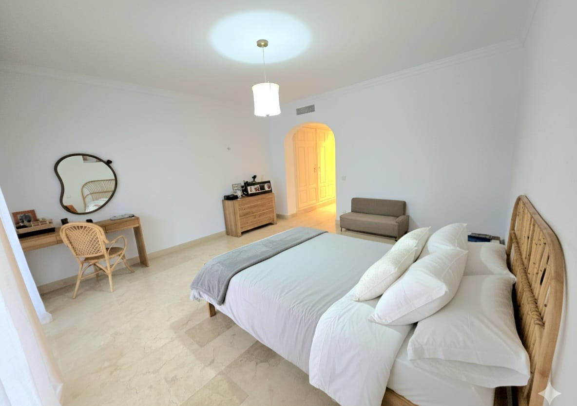 Luxury 2-bedroom apartment for long-term rent in Sierra Blanca, Marbella’s Golden Mile