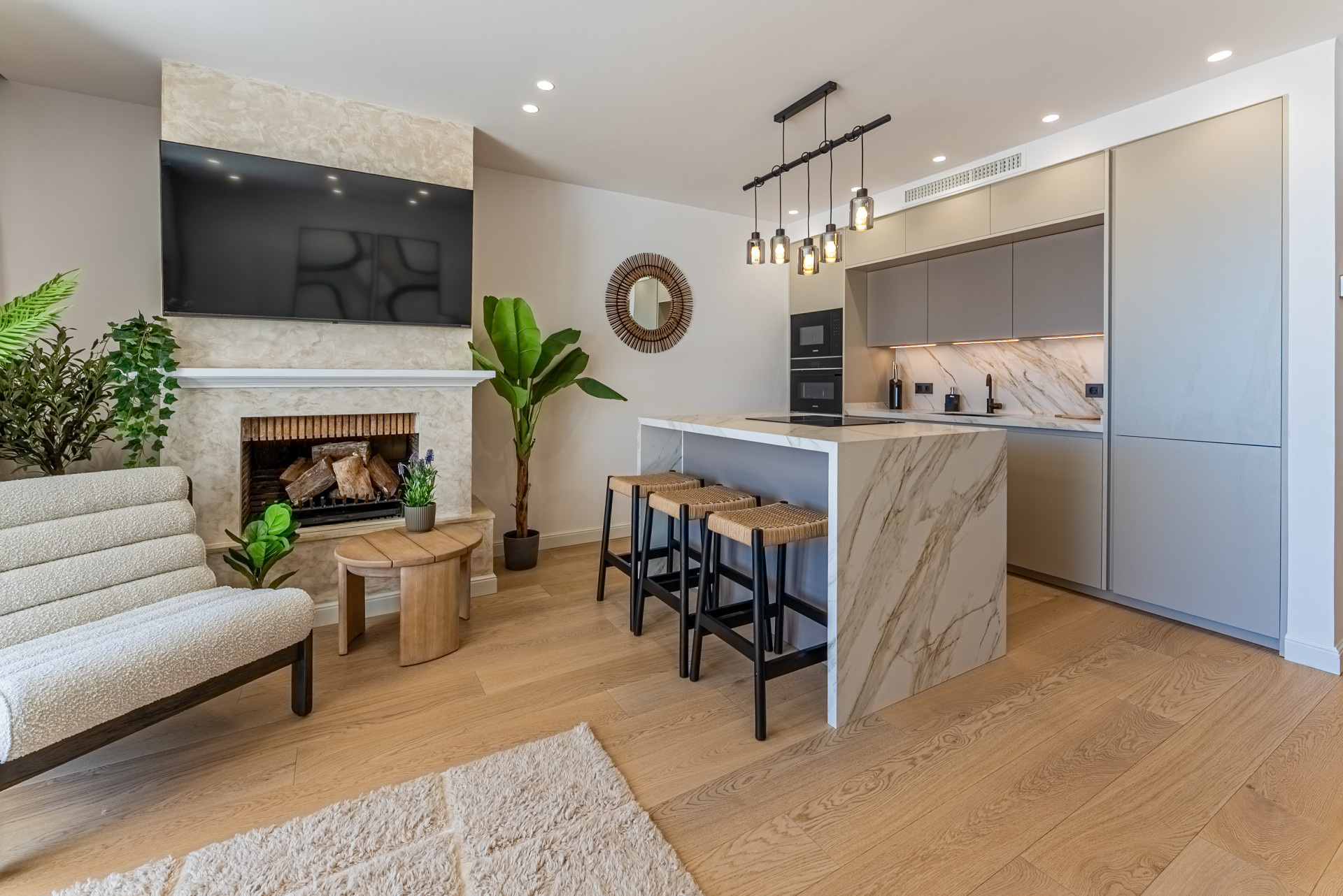 Contemporary luxury townhouse for sale in Benahavis