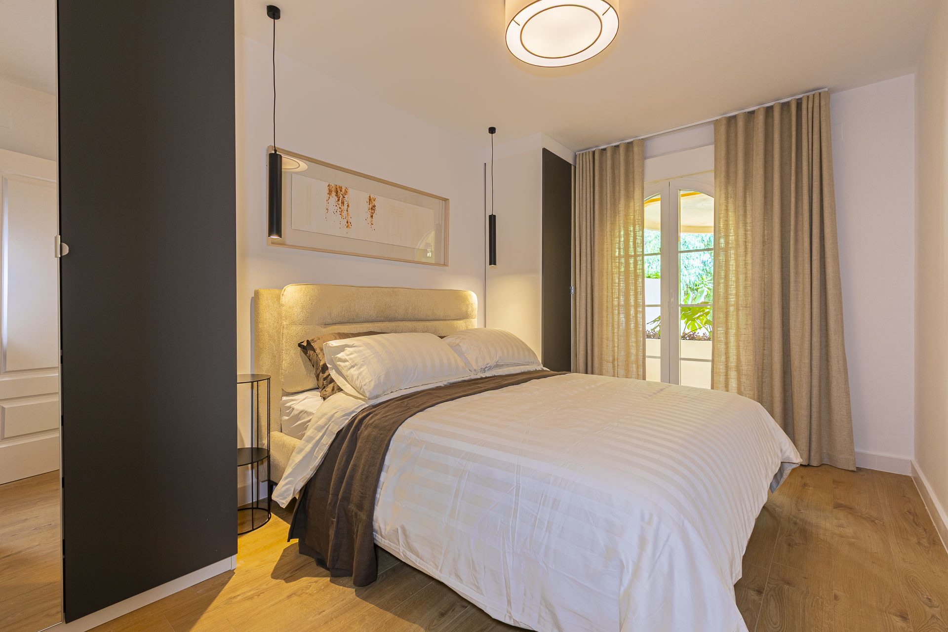 Renovated corner 3 bed duplex apartment in central Nueva Andalucia, Marbella