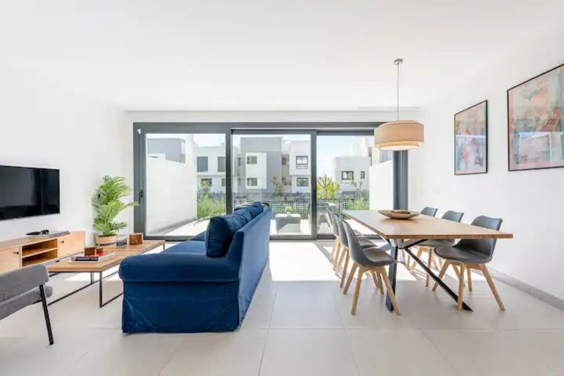 Modern, bright 3 bed townhouse for sale in Bel Air, Estepona