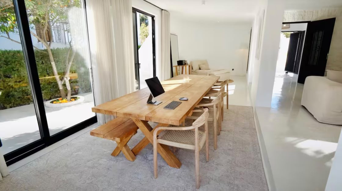 Charming 3-Bedroom Villa with Pool and Gym in Aloha
