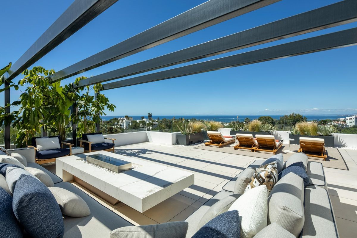 Excepcional Six-Bedroom Villa en Marbella Este