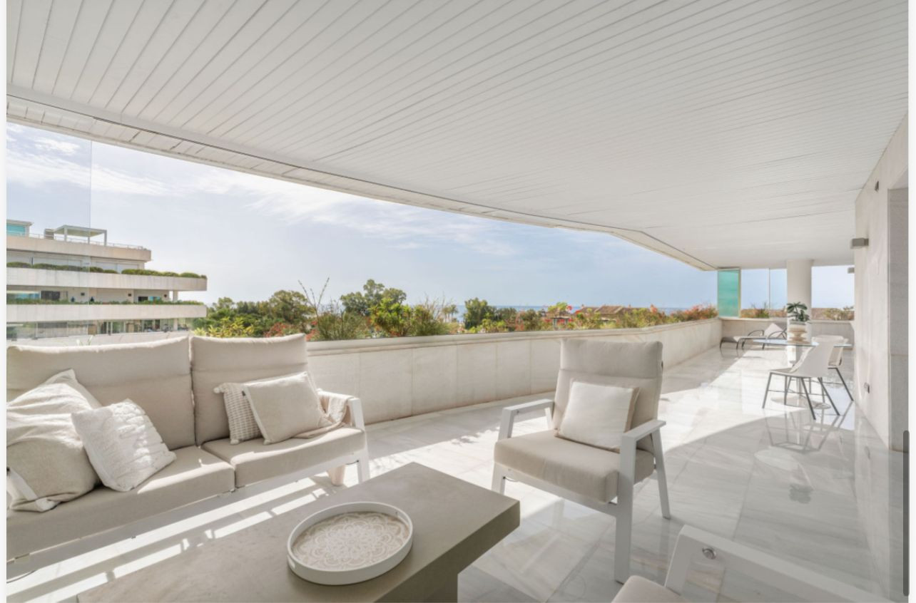Renovated Penthouse with Sea Views – El Embrujo Banús, Puerto Banús