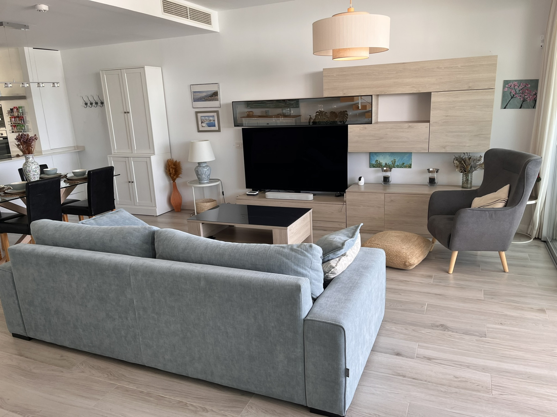 MODERN 3-BEDROOM TOWNHOUSE WITH PRIVATE SOLARIUM AND SEA VIEWS IN CANCELADA, ESTEPONA