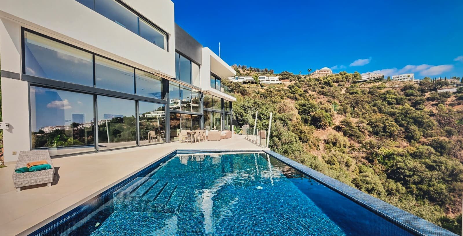 Modern Sea-View Villa in Los Altos de los Monteros