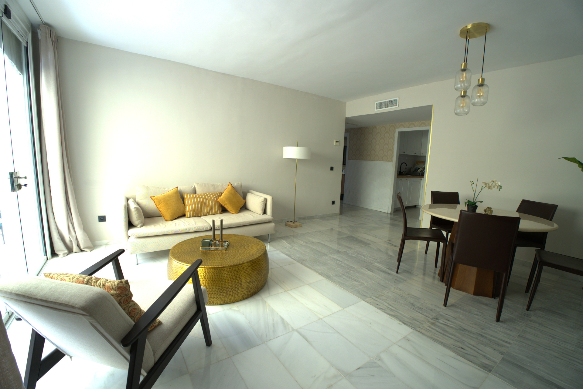 Modern 3-Bedroom Apartment in Puerto Banús, Marbella