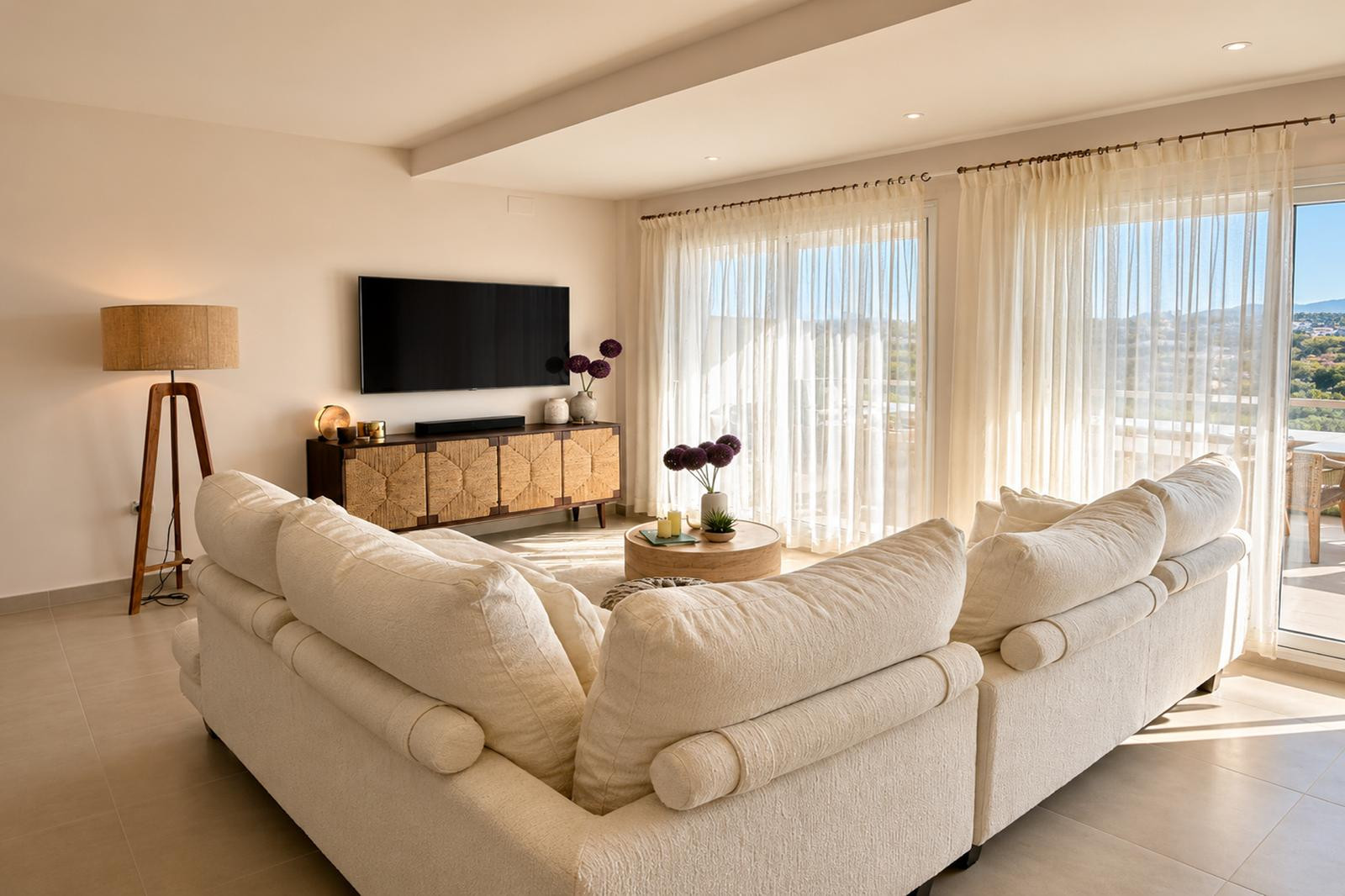 Luxury 3-Bedroom Apartment with Pool Views in Cancelada, Estepona
