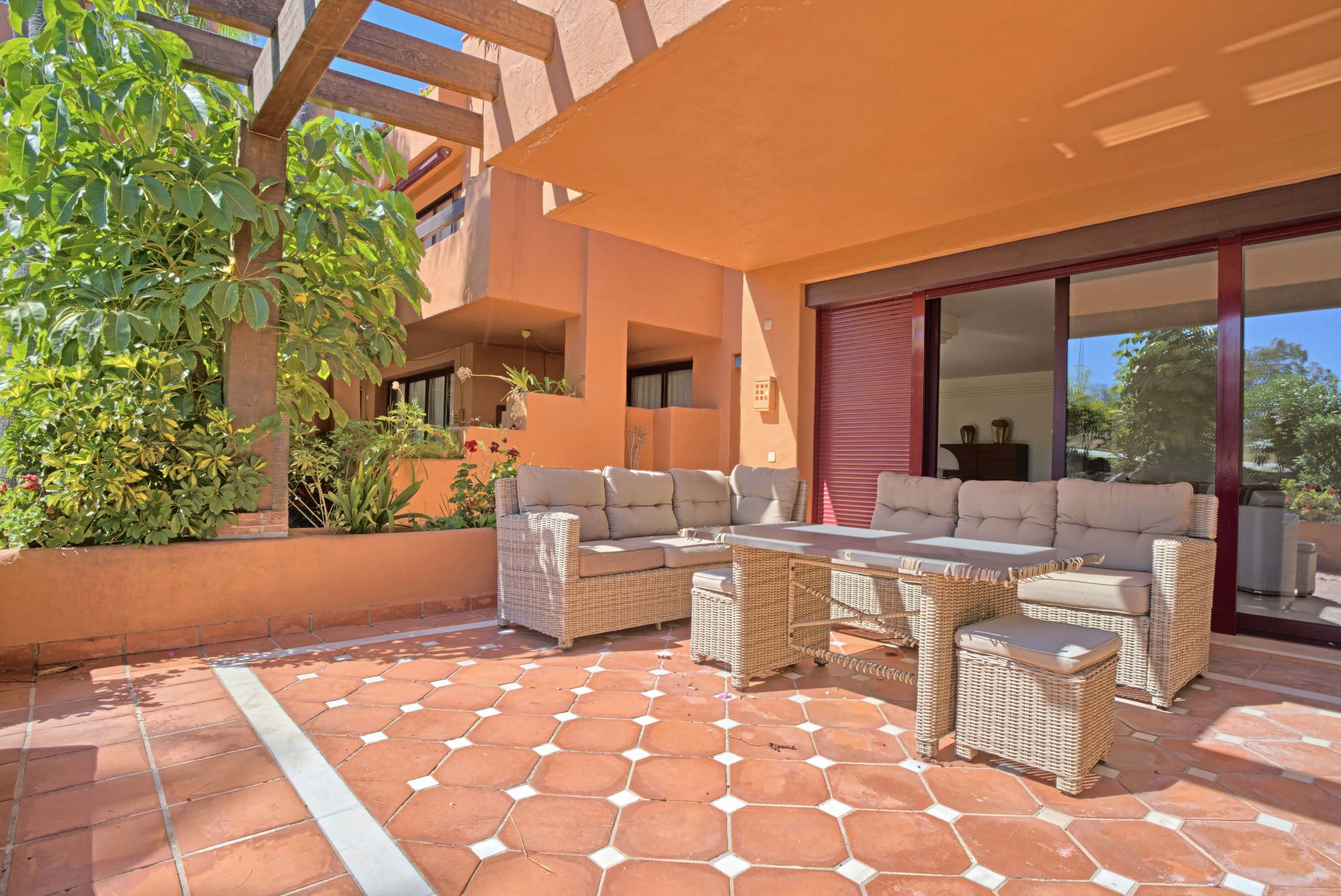Exclusive luxury apartment in Alzambra Hills Club, Marbella