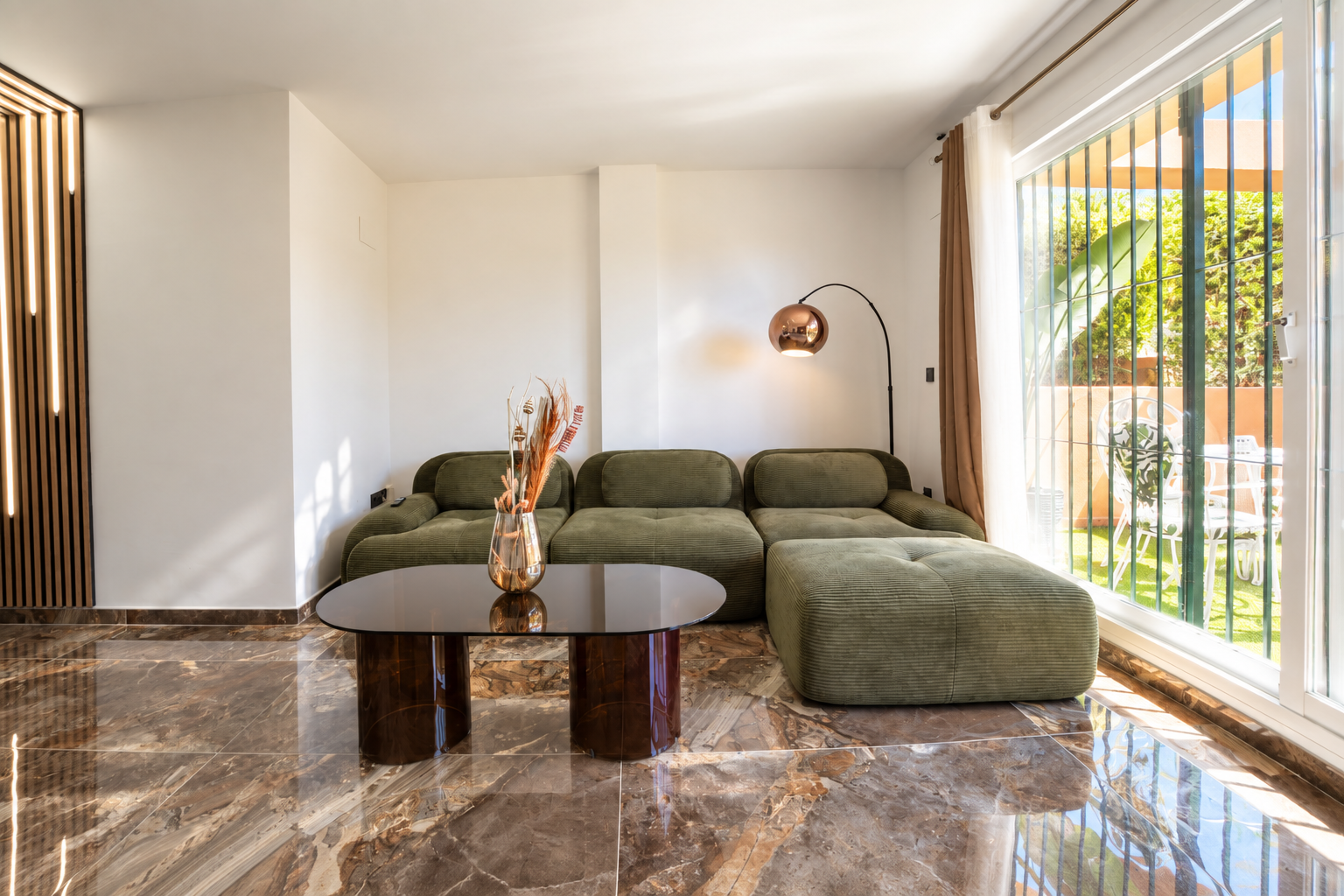 3 Bedroom Luxury Apartment Fully Renovated in Elviria, Marbella