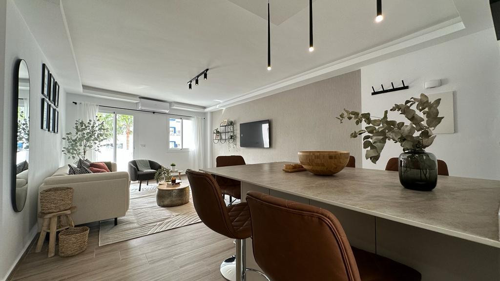 RENOVATED 3 BEDROOMS APARTMENT