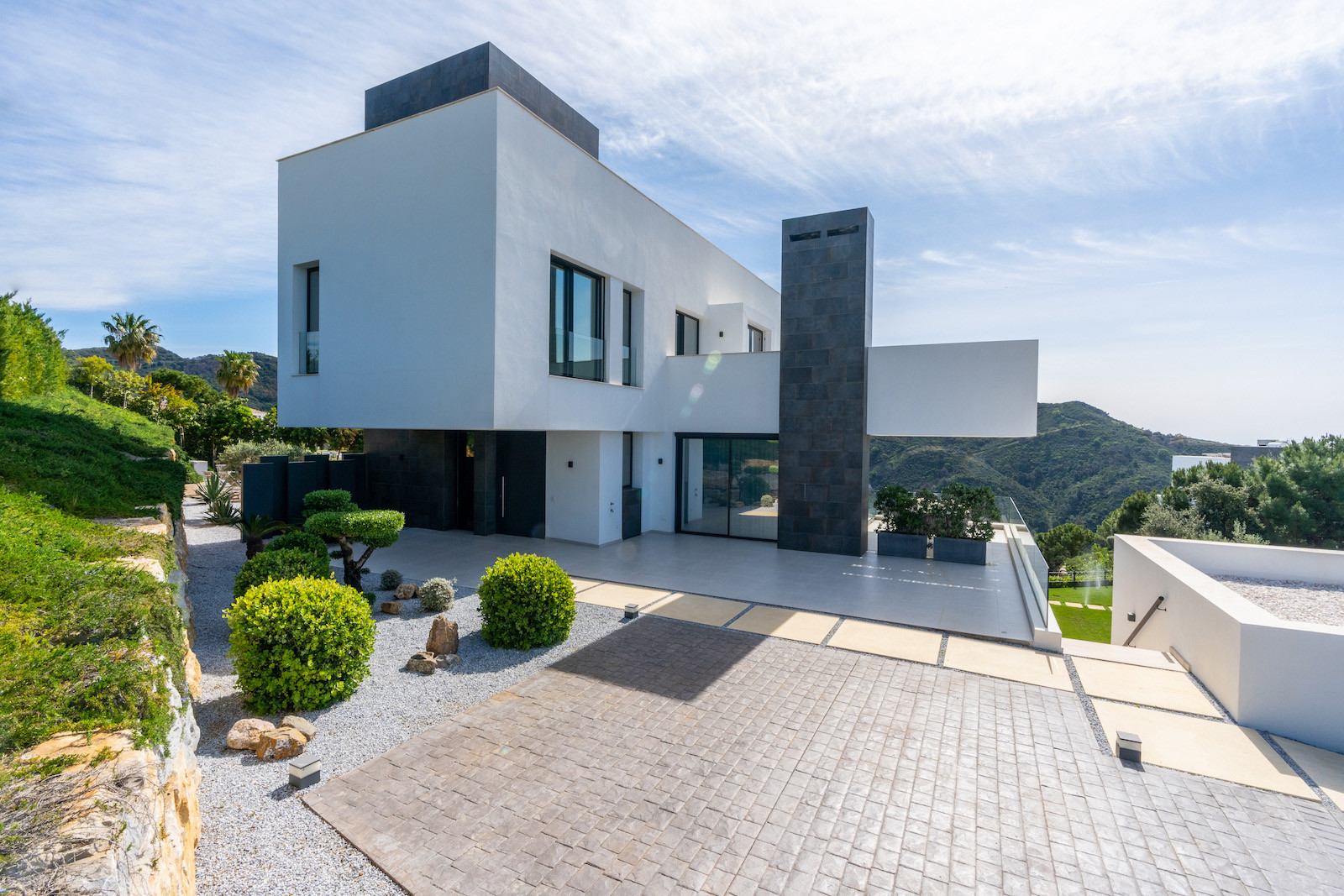 Luxurious Villa with Panoramic Views in Montemayor, Benahavis