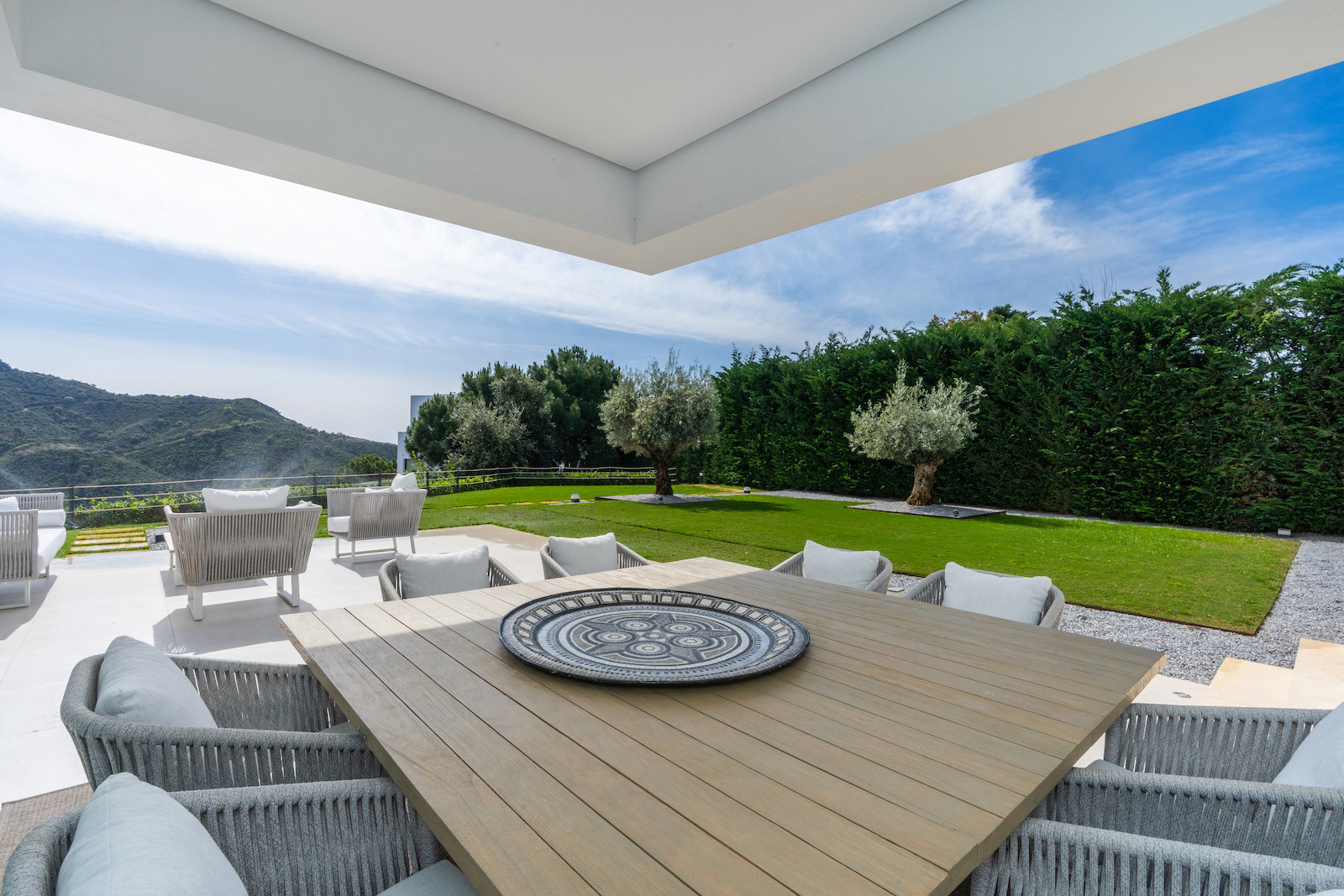 Luxurious Villa with Panoramic Views in Montemayor, Benahavis