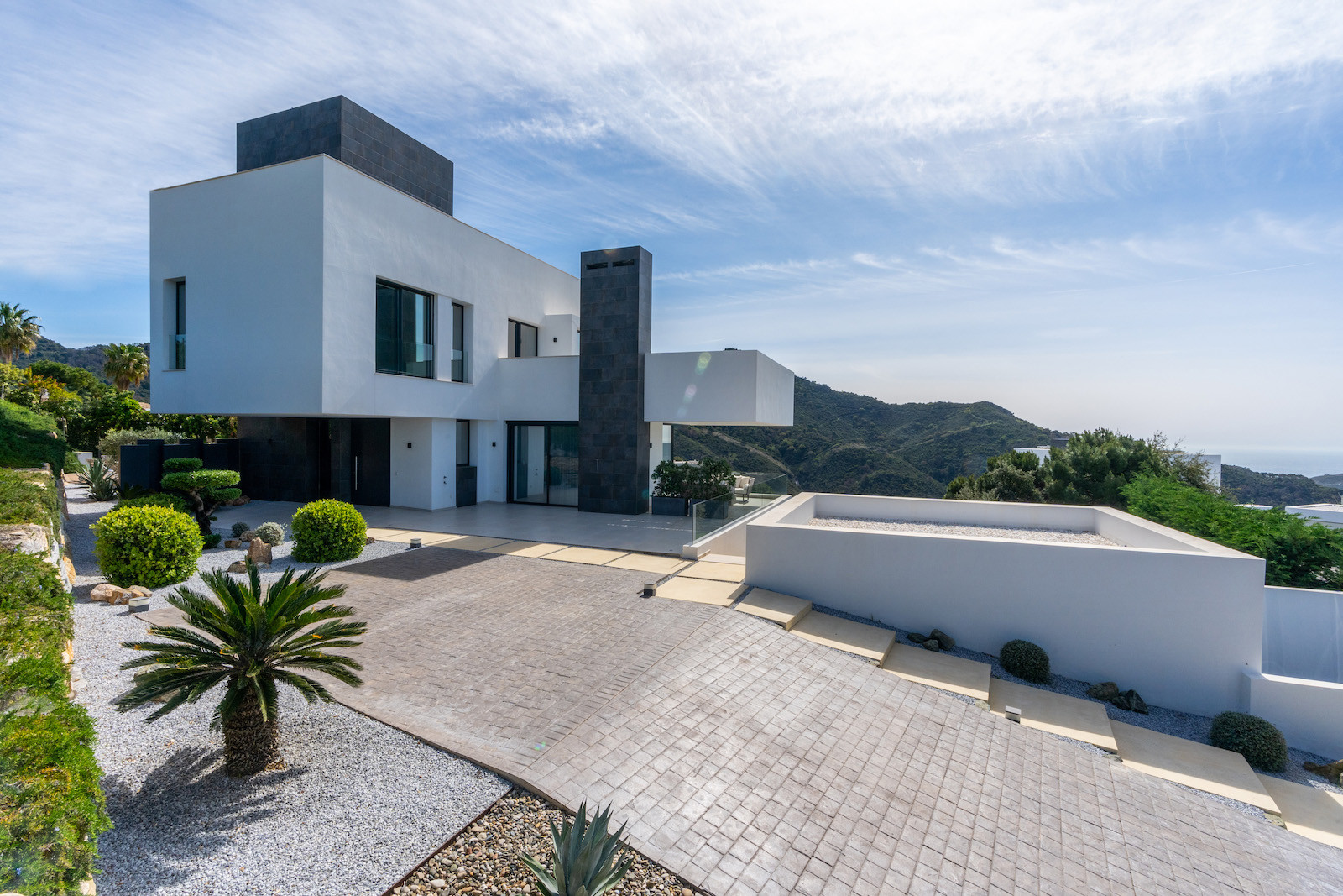 Luxurious Villa with Panoramic Views in Montemayor, Benahavis