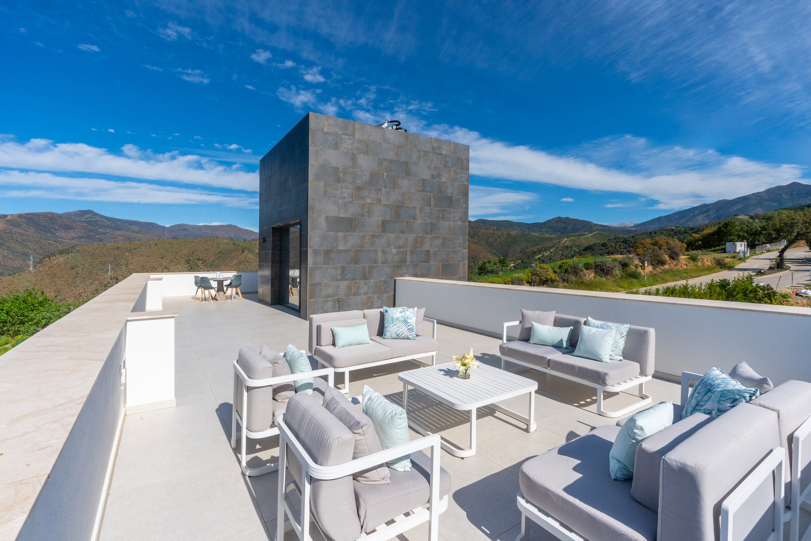 Luxurious Villa with Panoramic Views in Montemayor, Benahavis